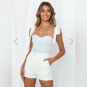 Hello Molly white and blue floral print crop top size M/L. NWT